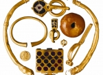 Fig. 2. Grave goods from a warrior burial at Wolfsheim on the Middle Rhine with a nomad-style amber sword pendant (W. Menghin 1987).