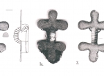 Fig. 3. A pair of equal-armed brooches from barrow 33 (grave 1) at Czerwony Dwór, site XXI (P. Šimanski, L. Godzeba, Mogilnik sudovskoj kultury v Červonom Dvore – predvaritelnyje rezultaty issledovanij v 2003-2005 godach, Archaeologia Lituana 7, Vilnius 20