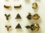 3. Objects from a ritual deposit for the dead from Szeged-Nagyszéksos in Hungary (W. Menghin 1987). 