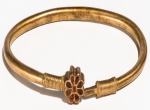 Phot. 1. Gold necklace found at Wrocław-Rędzin (Dolnośląskie Voivodeship; phot. T. Gąsior)